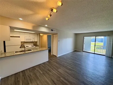 1909 5th Street W Bradenton FL 34205