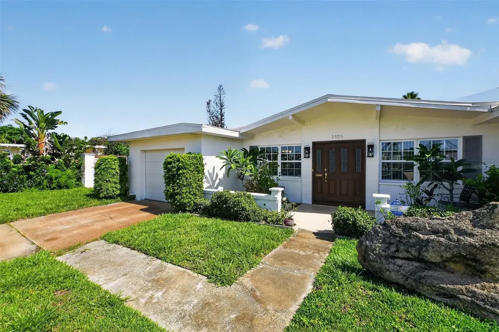 2525 Coral Way W Daytona Beach FL 32118