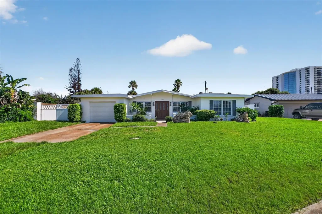 2525 Coral Way W Daytona Beach FL 32118