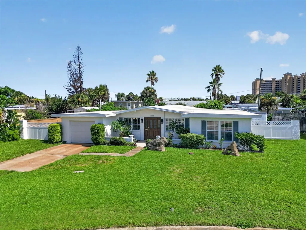 2525 Coral Way W Daytona Beach FL 32118
