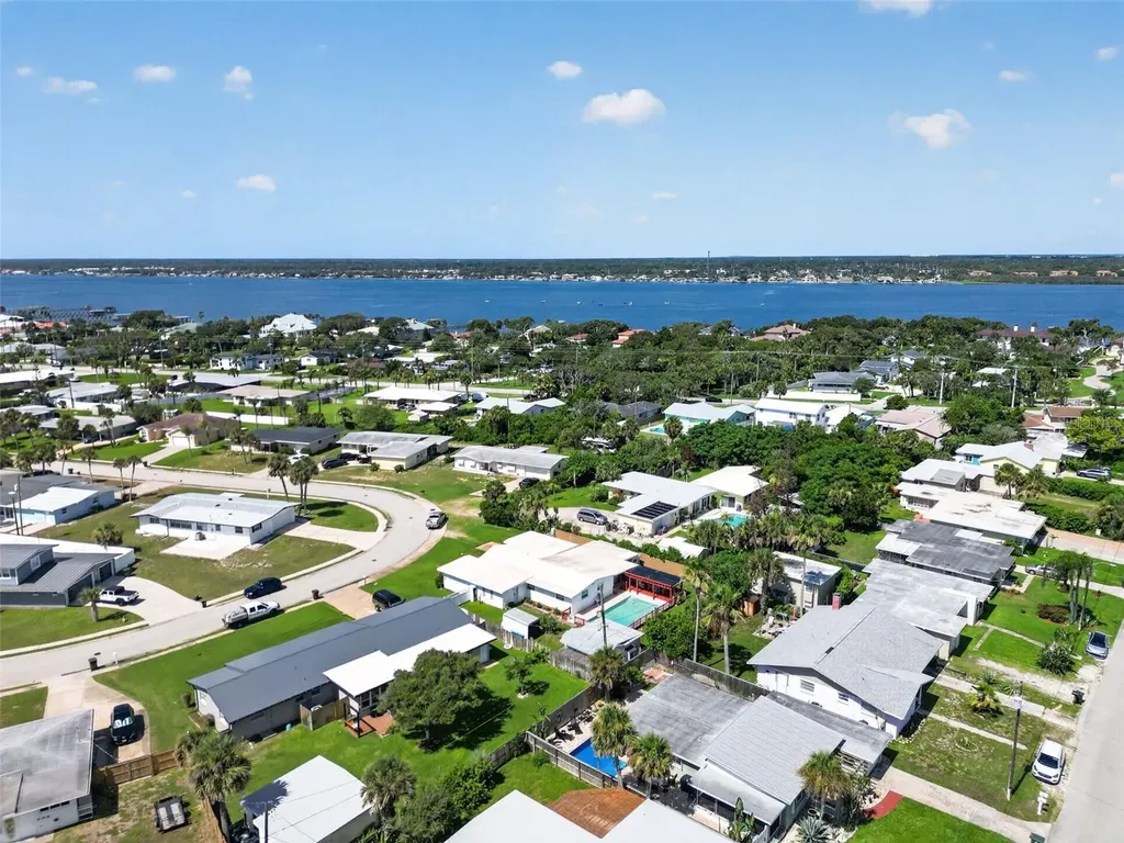 2525 Coral Way W Daytona Beach FL 32118