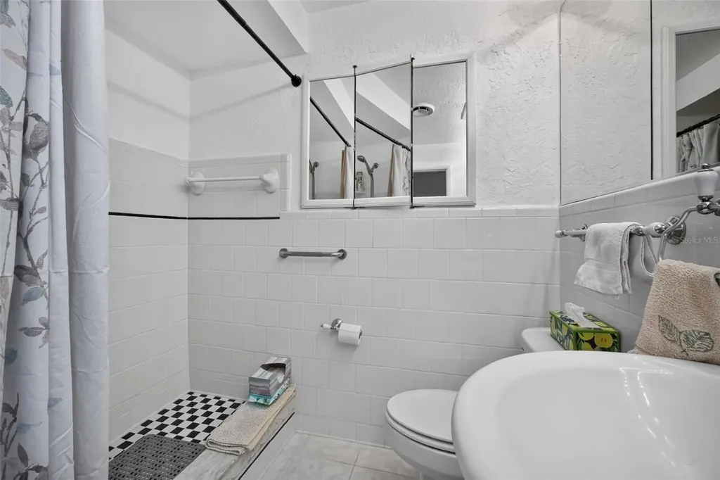 2525 Coral Way W Daytona Beach FL 32118