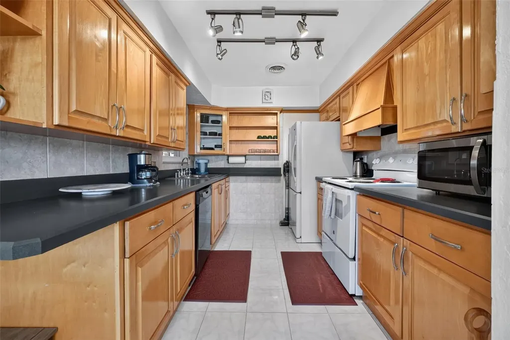 2525 Coral Way W Daytona Beach FL 32118