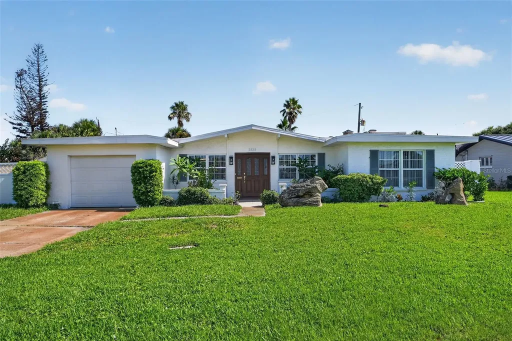 2525 Coral Way W Daytona Beach FL 32118