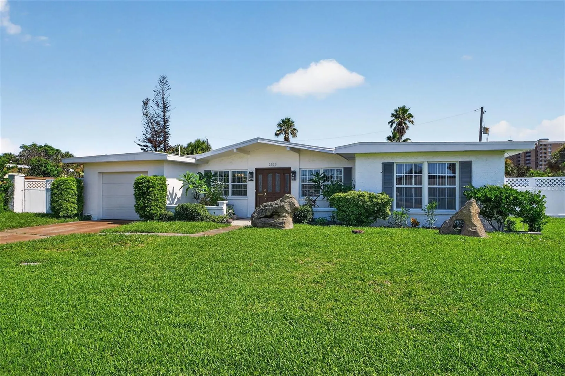 2525 Coral Way W Daytona Beach FL 32118