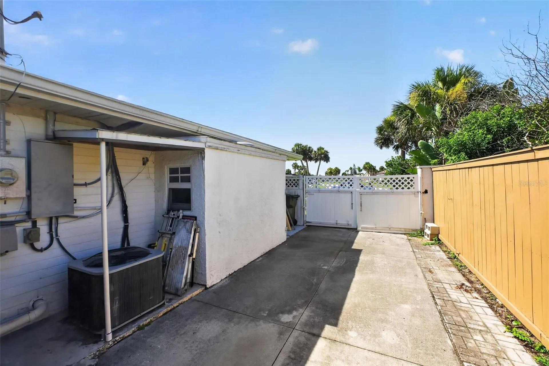 2525 Coral Way W Daytona Beach FL 32118
