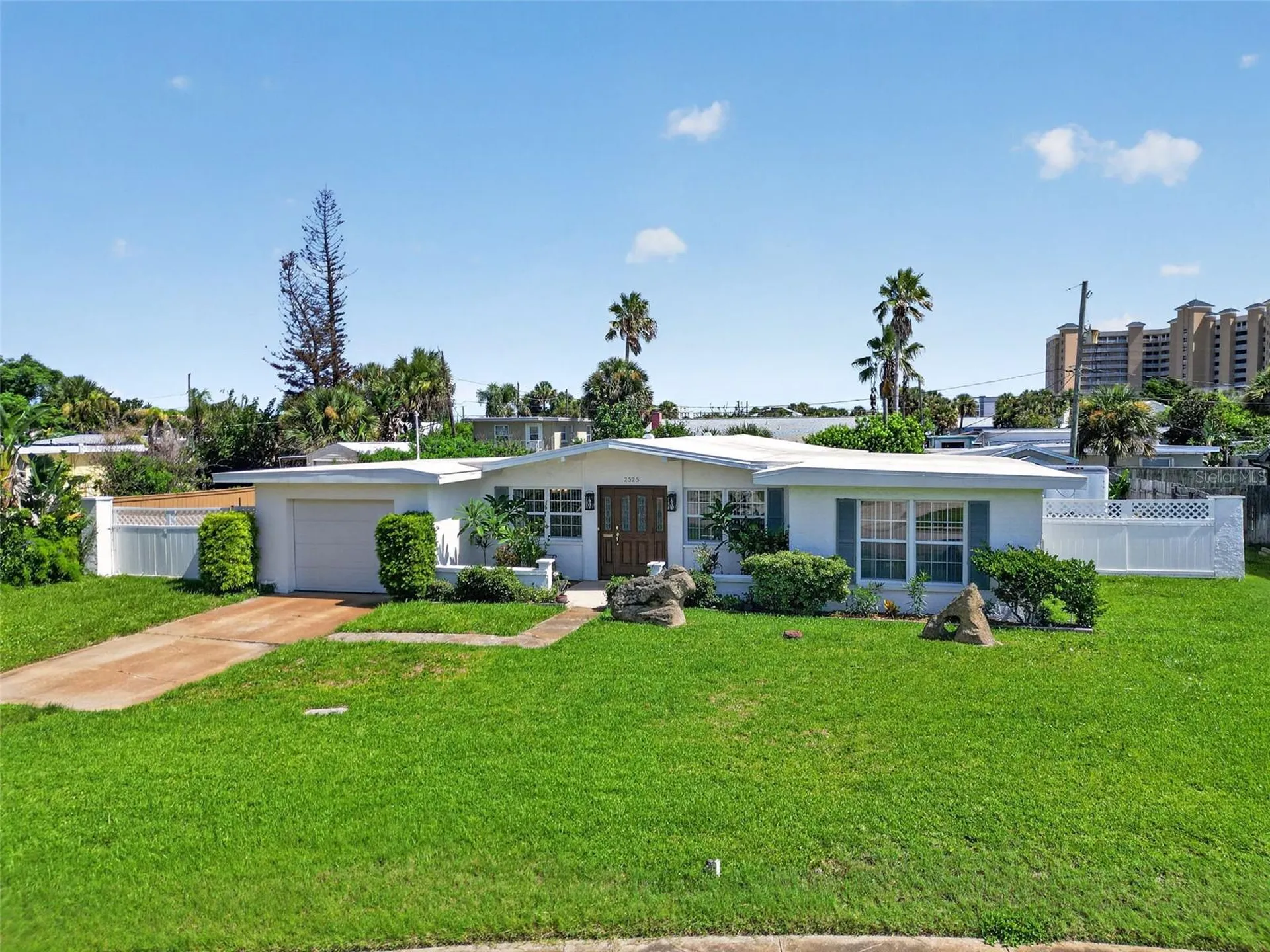 2525 Coral Way W Daytona Beach FL 32118