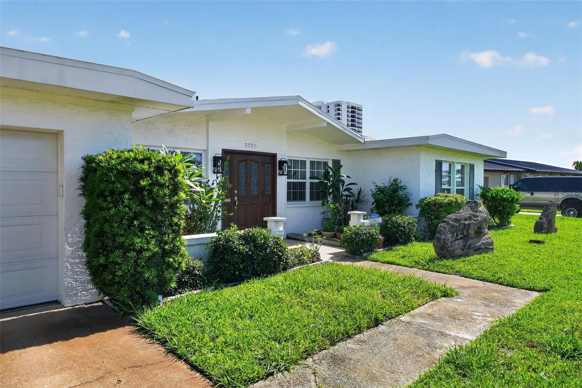 2525 Coral Way W Daytona Beach FL 32118
