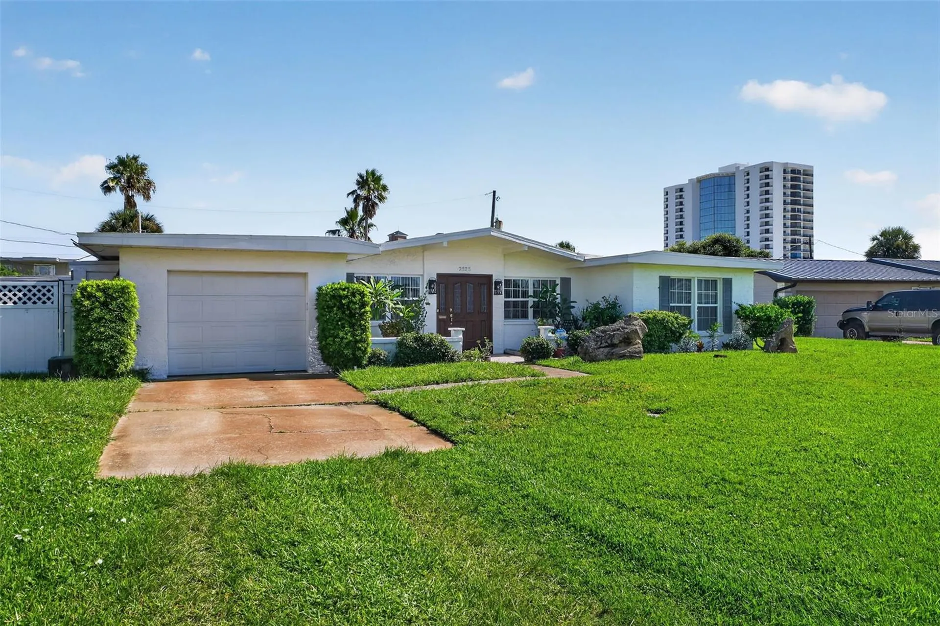 2525 Coral Way W Daytona Beach FL 32118