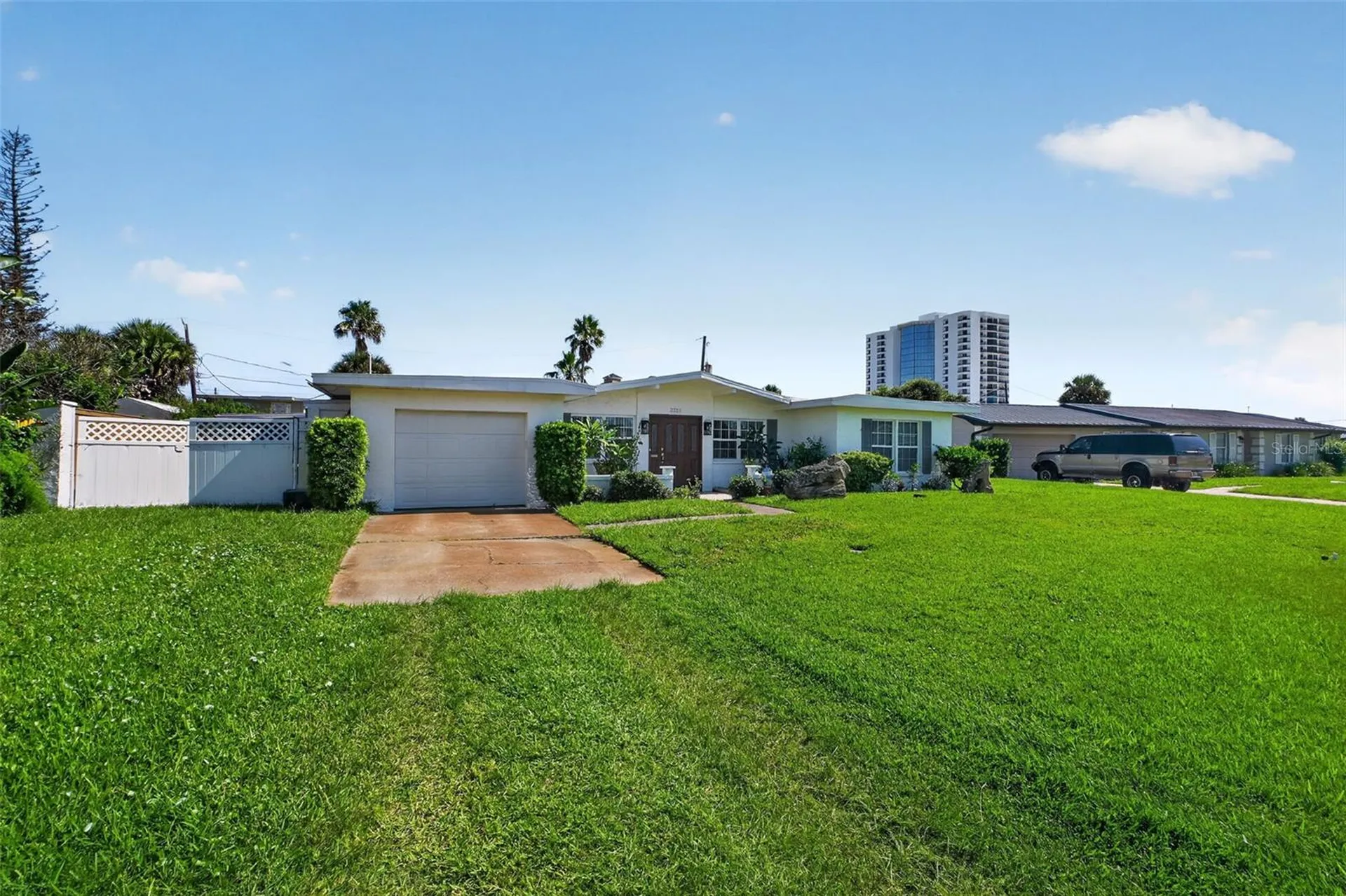 2525 Coral Way W Daytona Beach FL 32118
