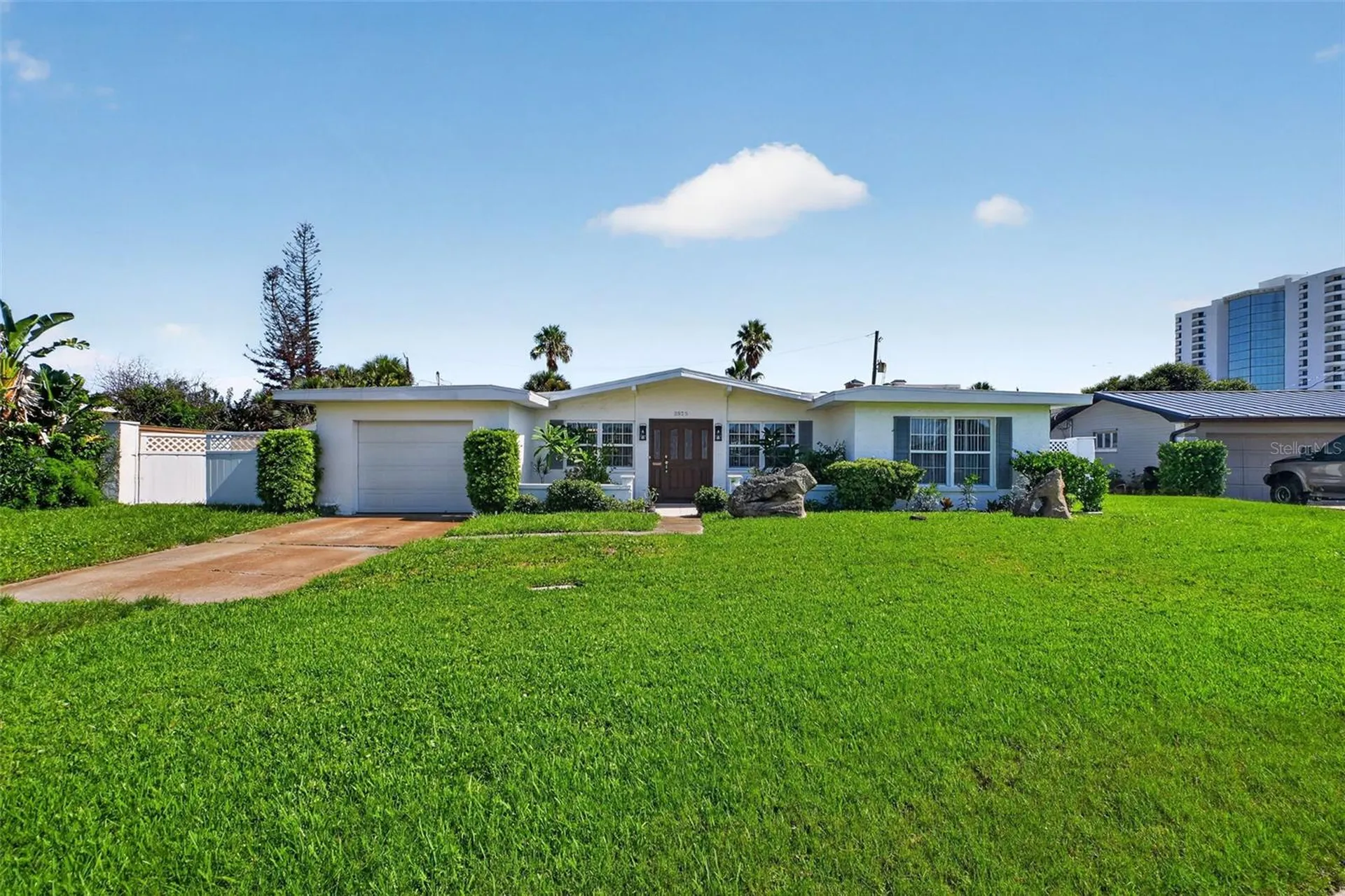 2525 Coral Way W Daytona Beach FL 32118