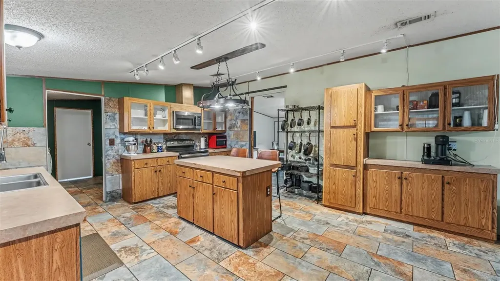 6702 Forestview Lane Lakeland FL 33811