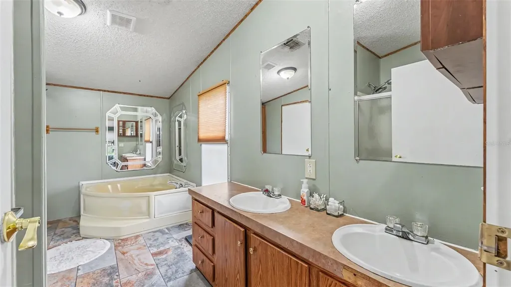 6702 Forestview Lane Lakeland FL 33811