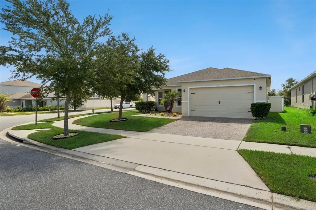 253 Sparrow Hawk Drive Groveland FL 34736