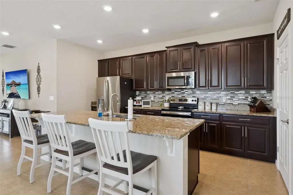 253 Sparrow Hawk Drive Groveland FL 34736