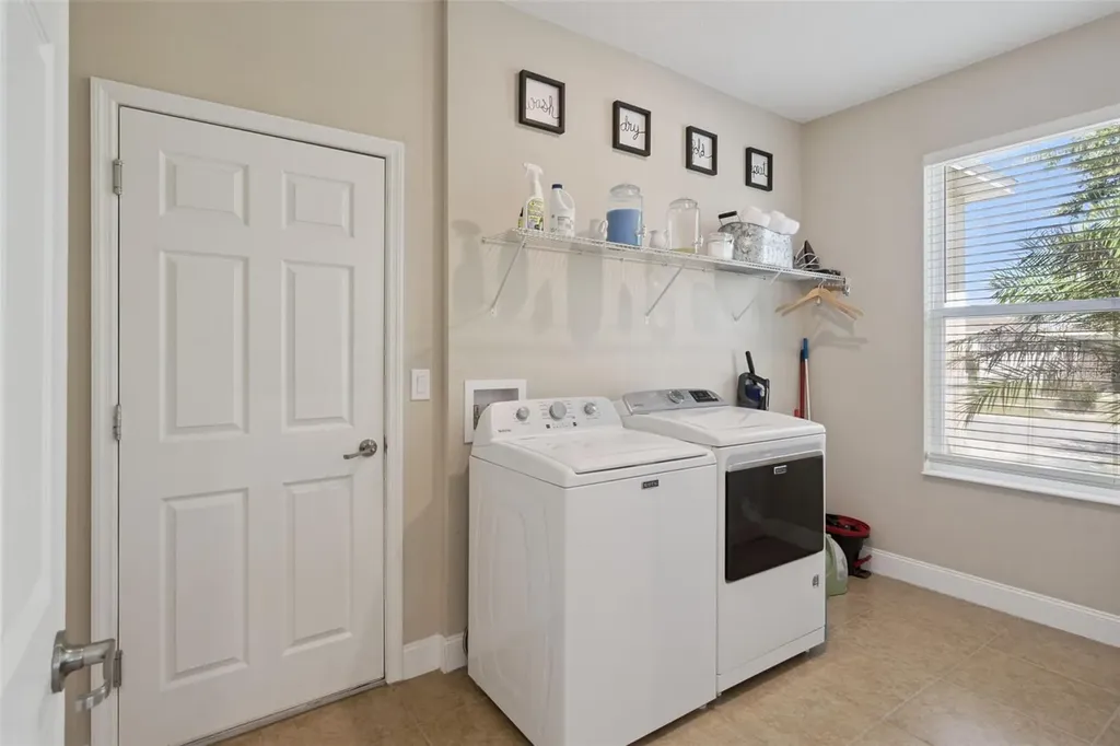 253 Sparrow Hawk Drive Groveland FL 34736