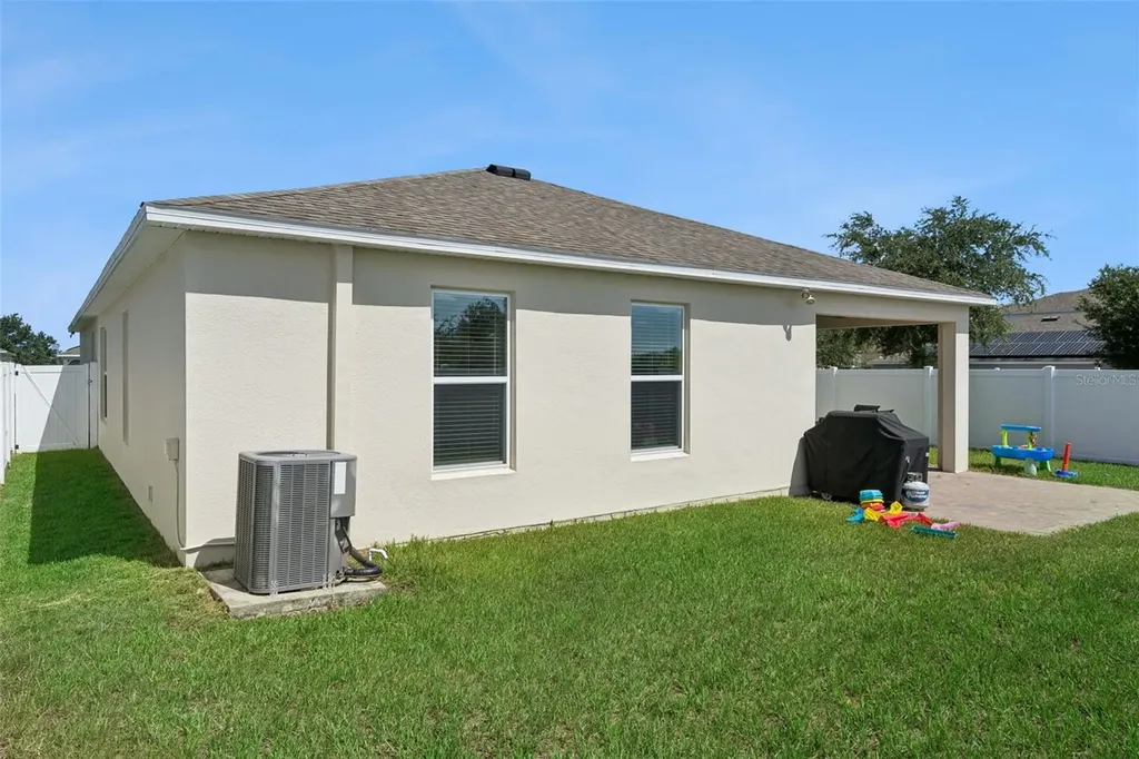 253 Sparrow Hawk Drive Groveland FL 34736