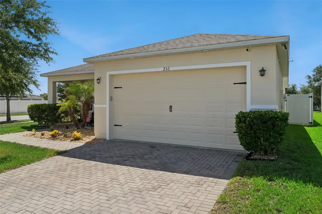 253 Sparrow Hawk Drive Groveland FL 34736