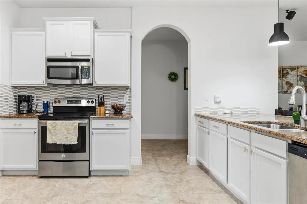 433 Amethyst Avenue Auburndale FL 33823