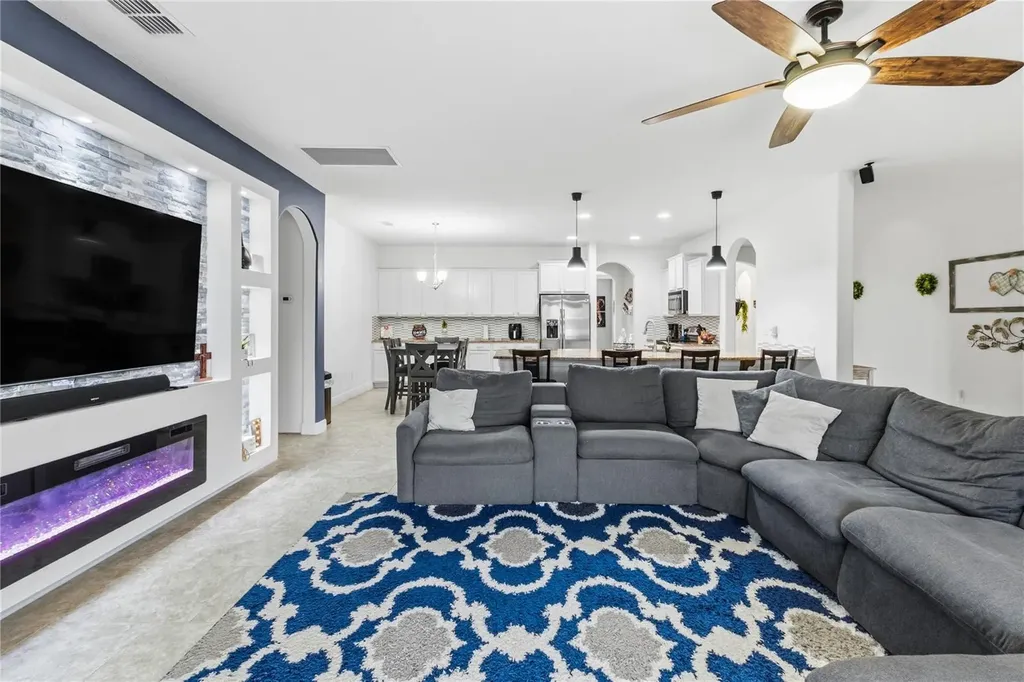 433 Amethyst Avenue Auburndale FL 33823
