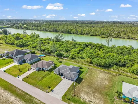2926 NW 25th Street Cape Coral FL 33993
