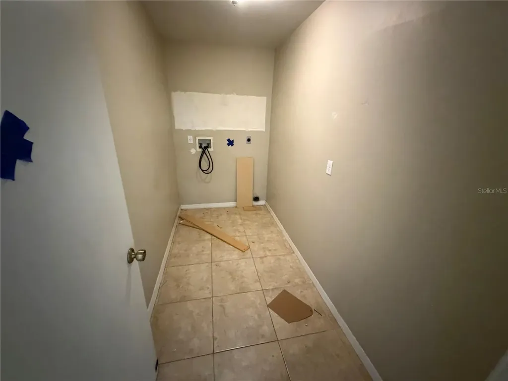 808 SW 7th Terrace Cape Coral FL 33991