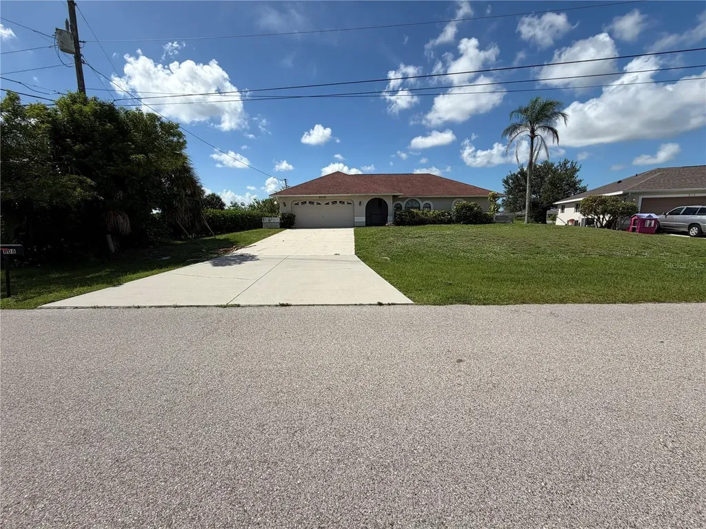 808 SW 7th Terrace Cape Coral FL 33991