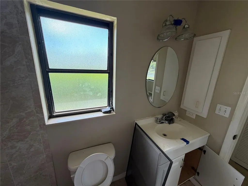 808 SW 7th Terrace Cape Coral FL 33991