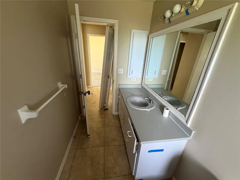 808 SW 7th Terrace Cape Coral FL 33991
