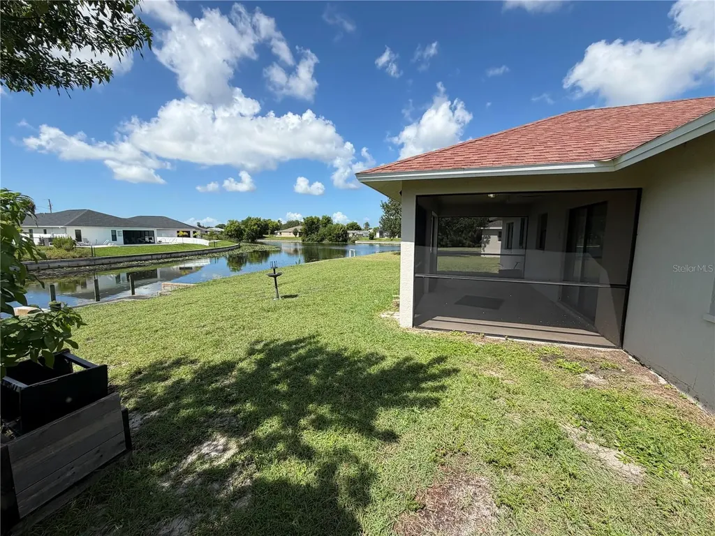 808 SW 7th Terrace Cape Coral FL 33991