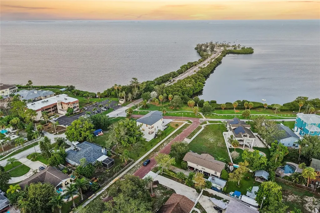 96 Shore Drive Tarpon Springs FL 34689