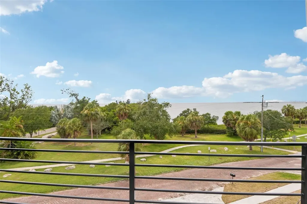 96 Shore Drive Tarpon Springs FL 34689