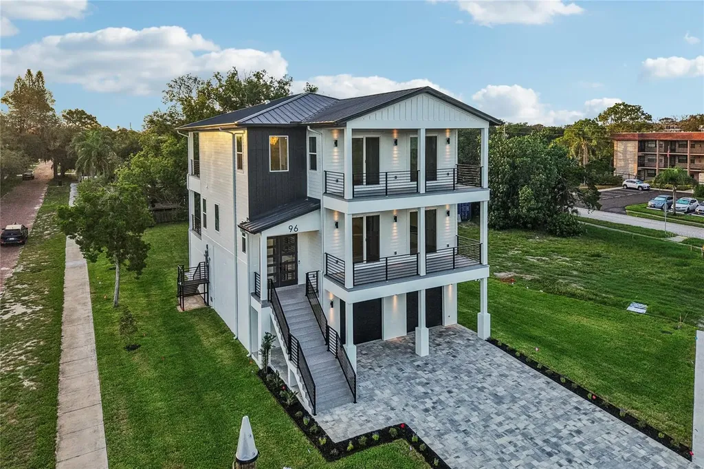 96 Shore Drive Tarpon Springs FL 34689