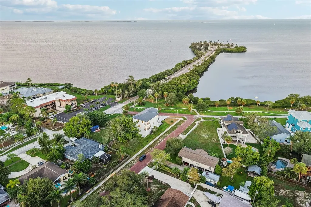 96 Shore Drive Tarpon Springs FL 34689