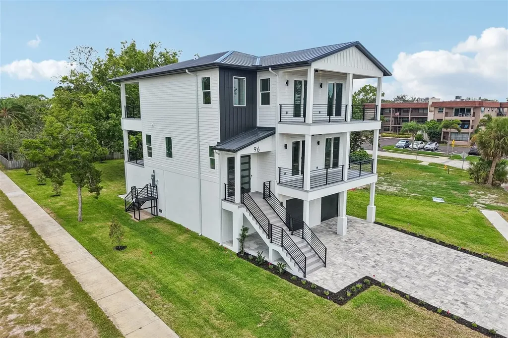 96 Shore Drive Tarpon Springs FL 34689