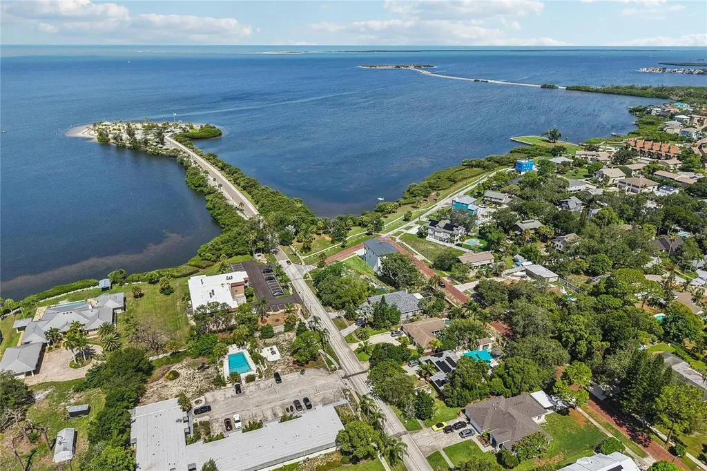 96 Shore Drive Tarpon Springs FL 34689