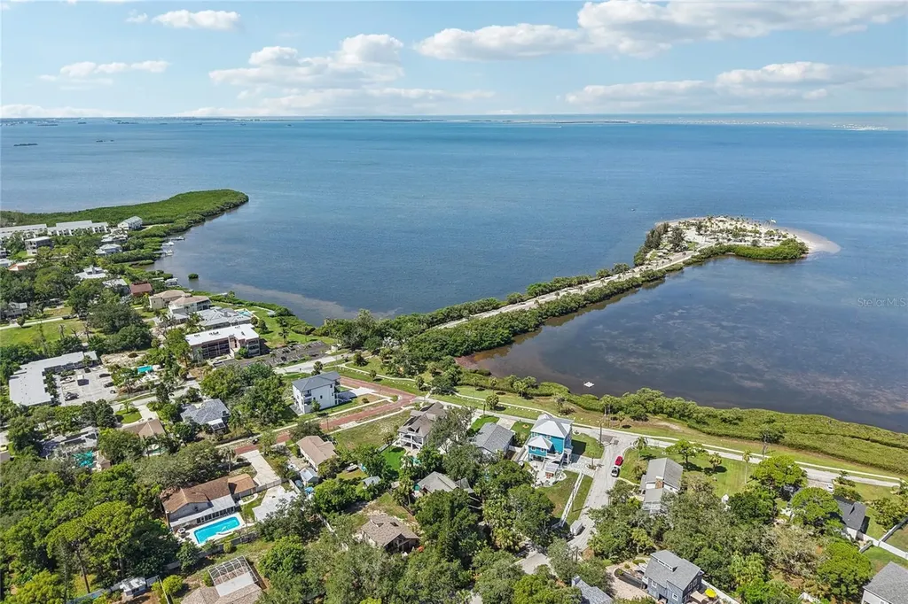 96 Shore Drive Tarpon Springs FL 34689