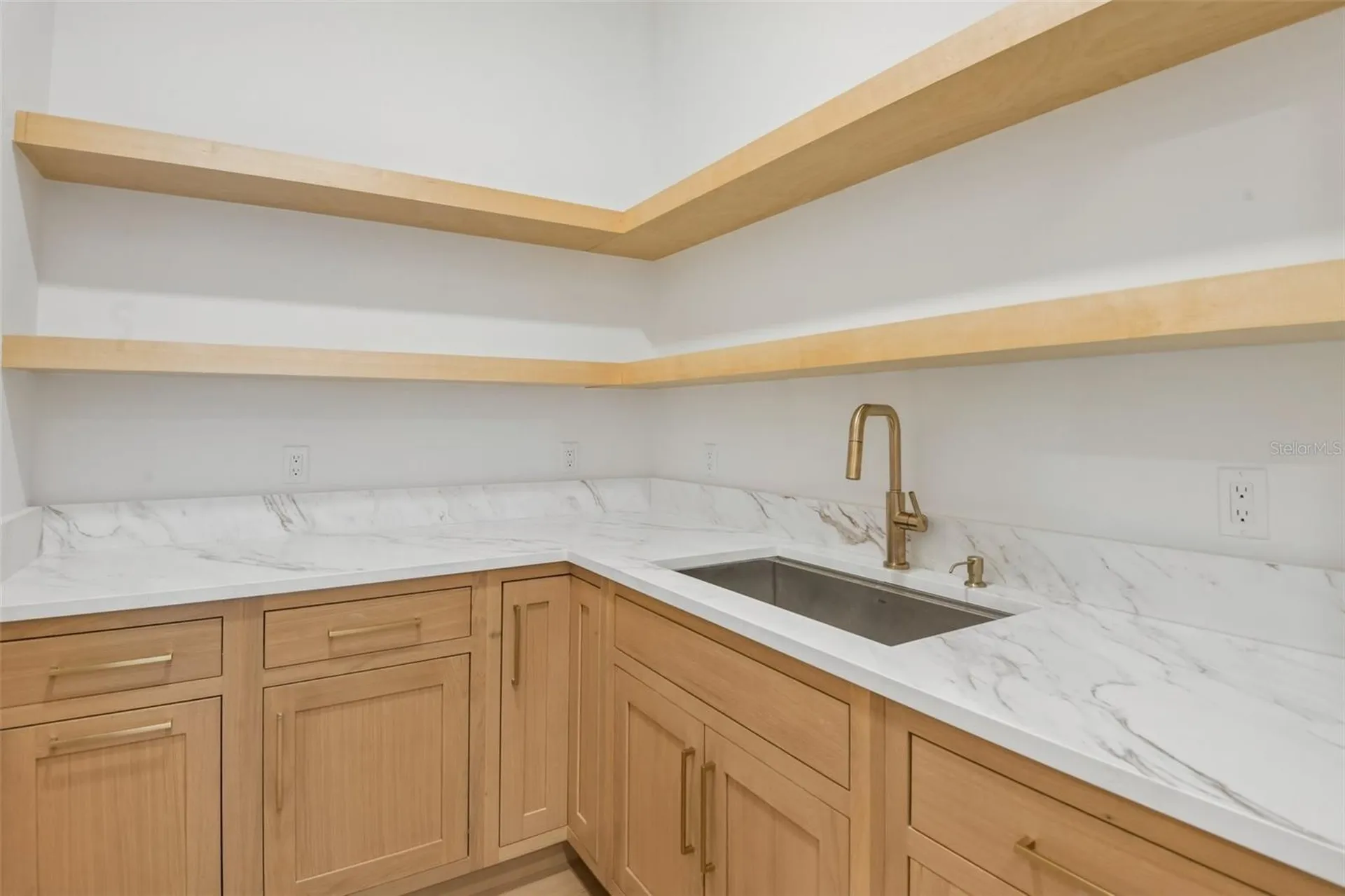 96 Shore Drive Tarpon Springs FL 34689