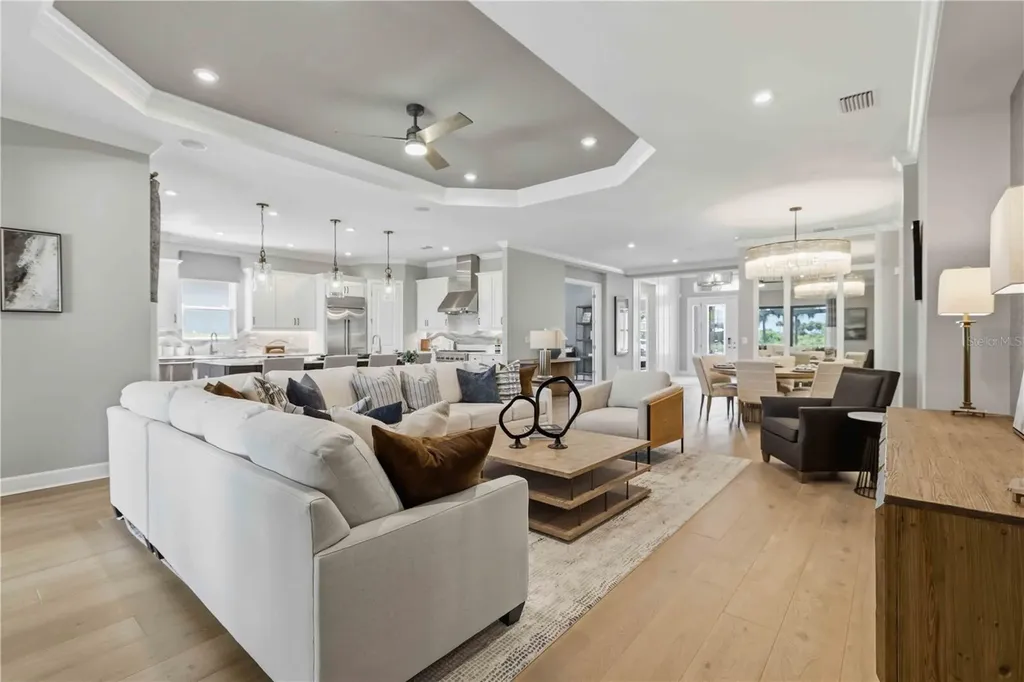 7704 Moonbeam Avenue Sarasota FL 34241