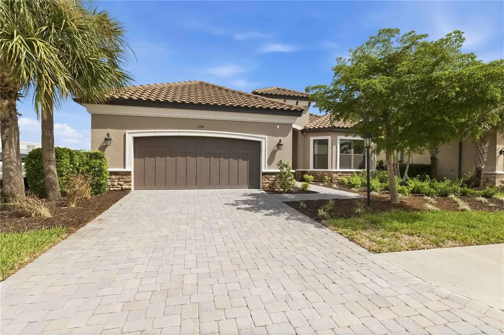7704 Moonbeam Avenue Sarasota FL 34241