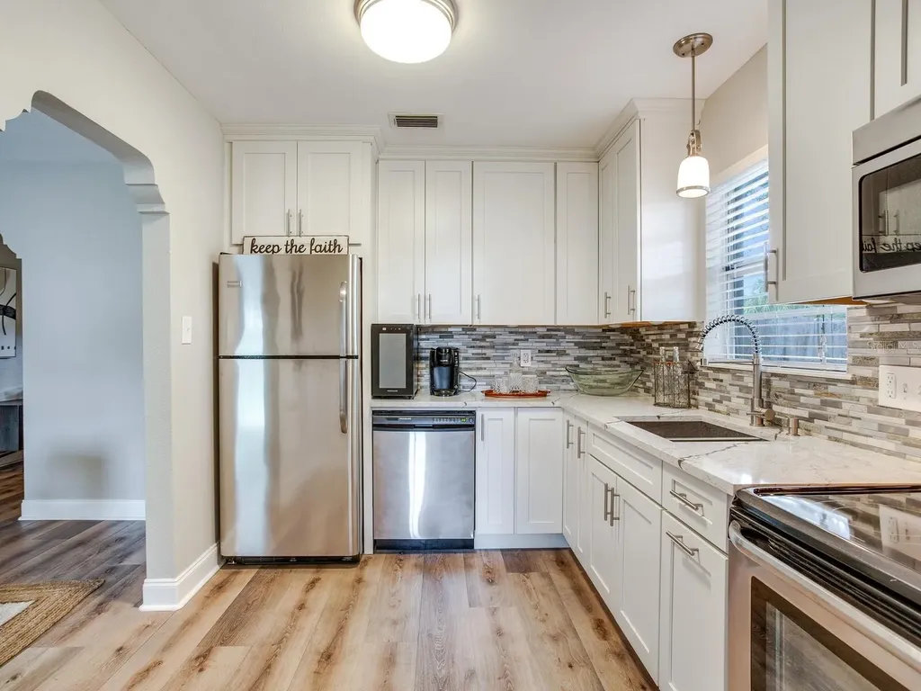 221 N Clearview Avenue Tampa FL 33609