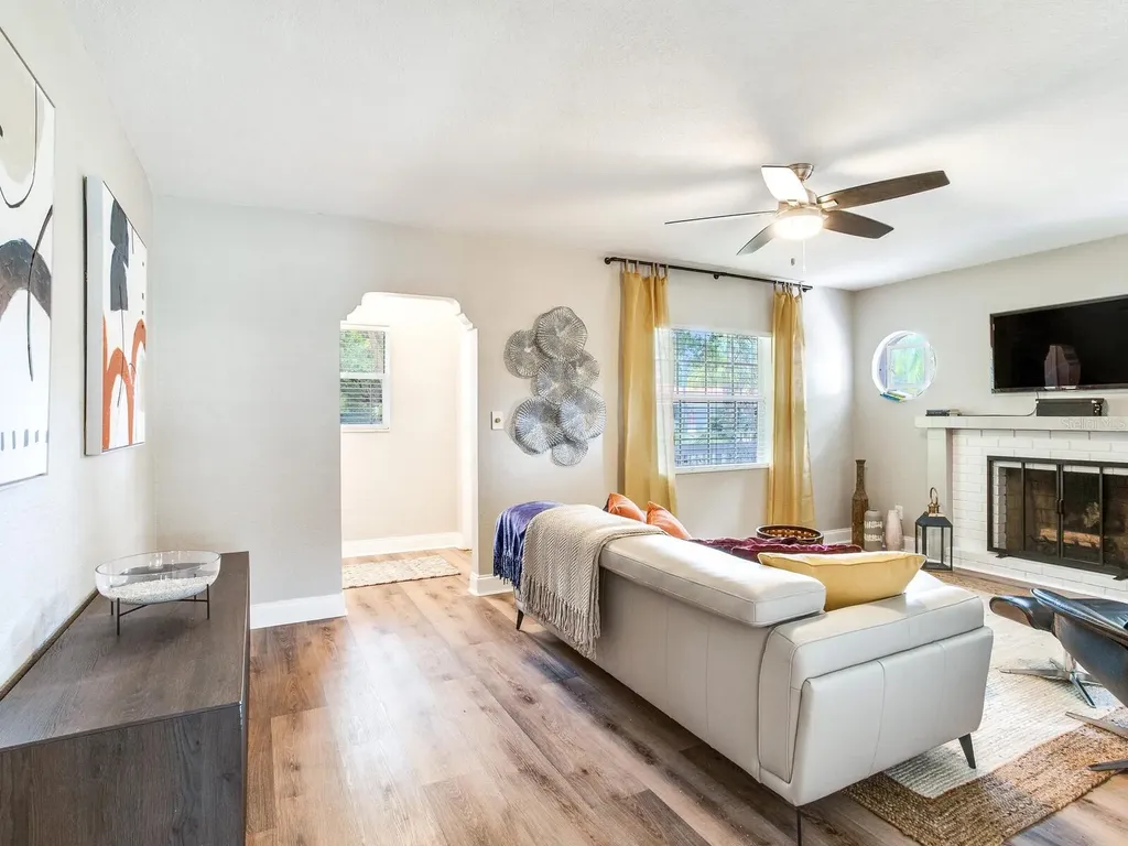 221 N Clearview Avenue Tampa FL 33609