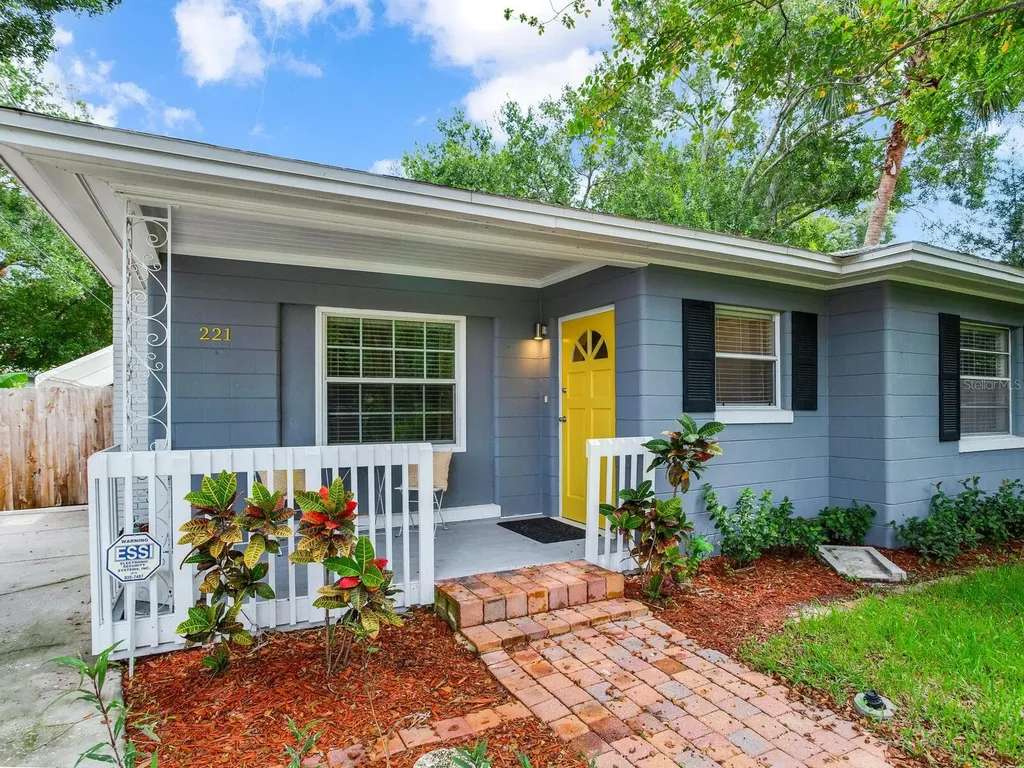 221 N Clearview Avenue Tampa FL 33609