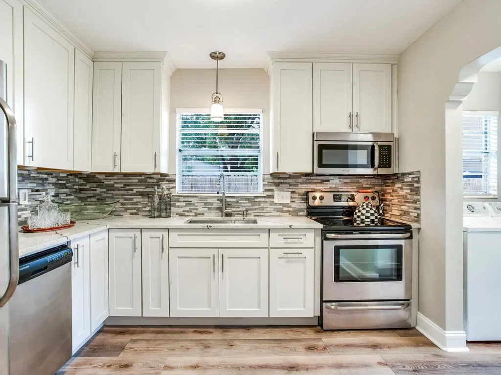 221 N Clearview Avenue Tampa FL 33609
