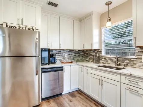 221 N Clearview Avenue Tampa FL 33609