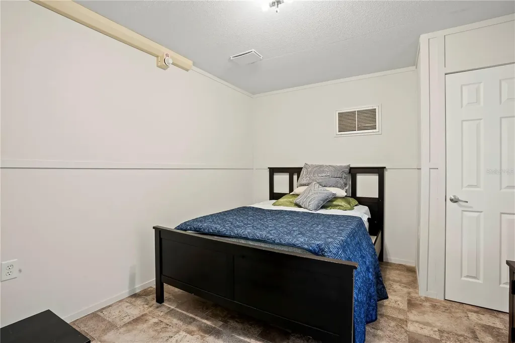 37952 Crystal Way Dade City FL 33523