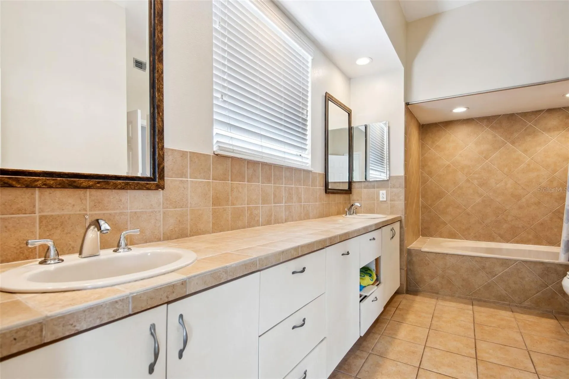 3127 W Sligh Avenue Tampa FL 33614