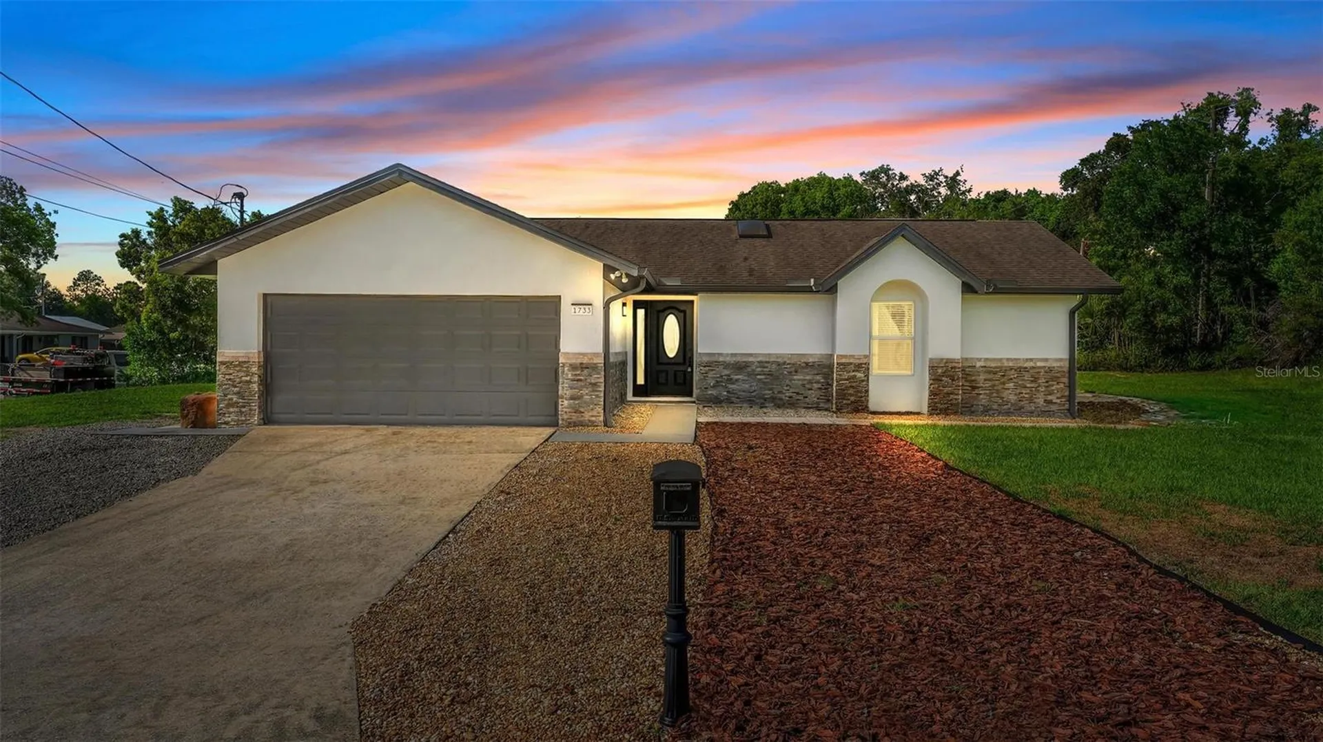 1733 Twin Oak Street Deltona FL 32725