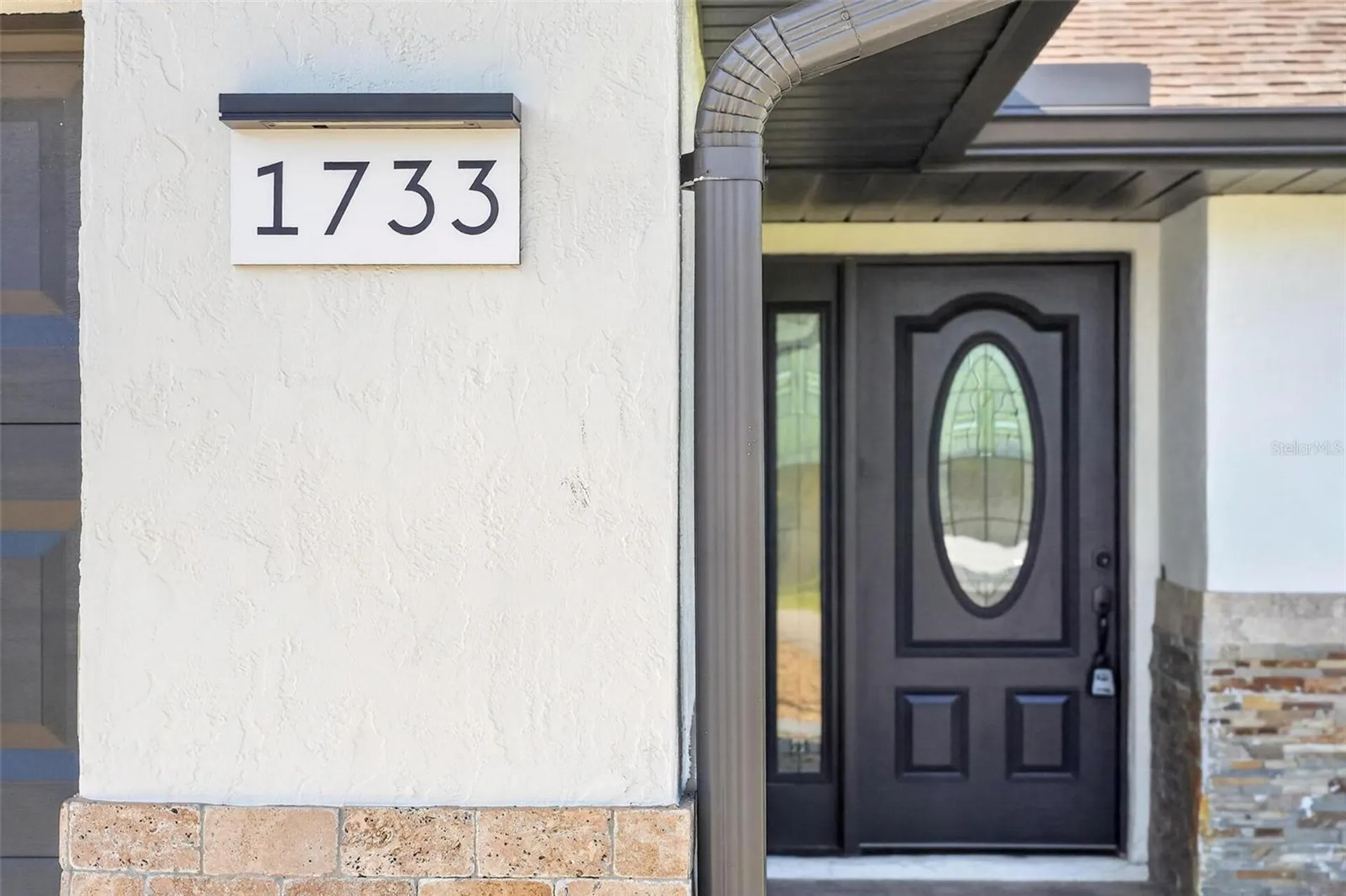 1733 Twin Oak Street Deltona FL 32725