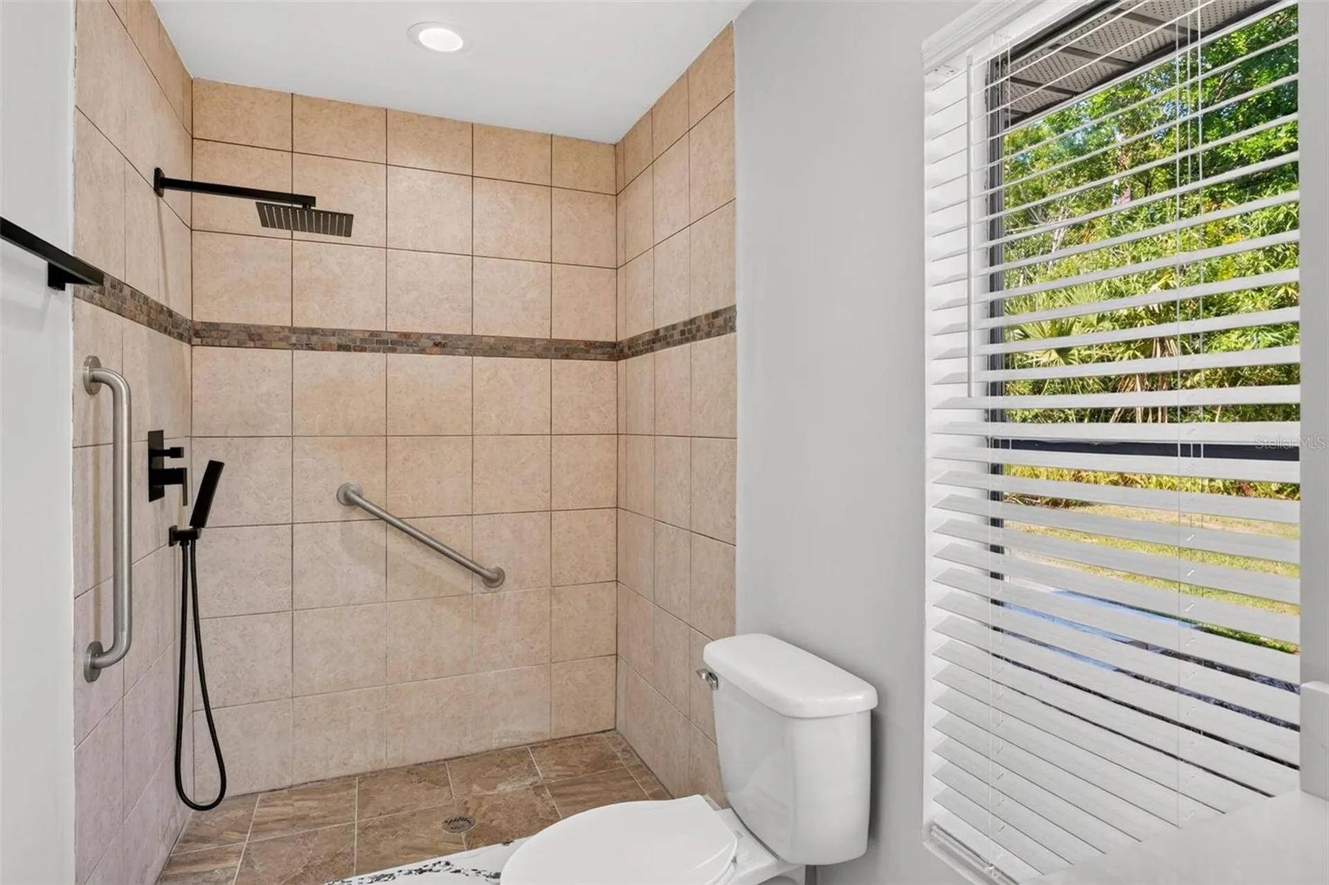 1733 Twin Oak Street Deltona FL 32725